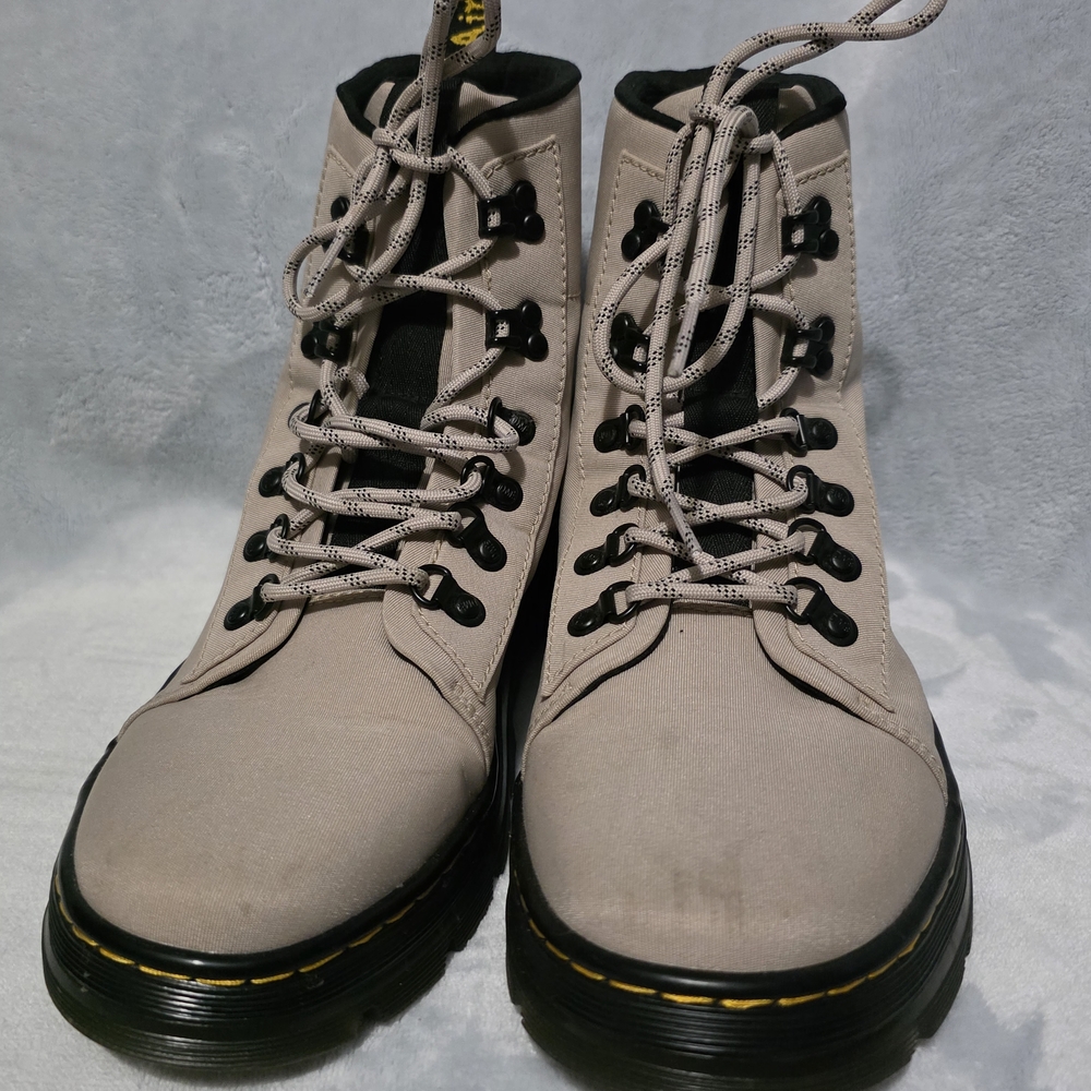 Dr. Martens Combs W bouncing soles Fashion Boot  Womens 10 Air Wair Cream